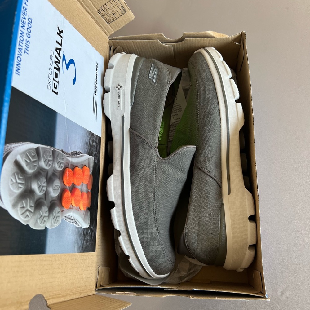 Mens 13 Brand New Sketchers Go Walk 3